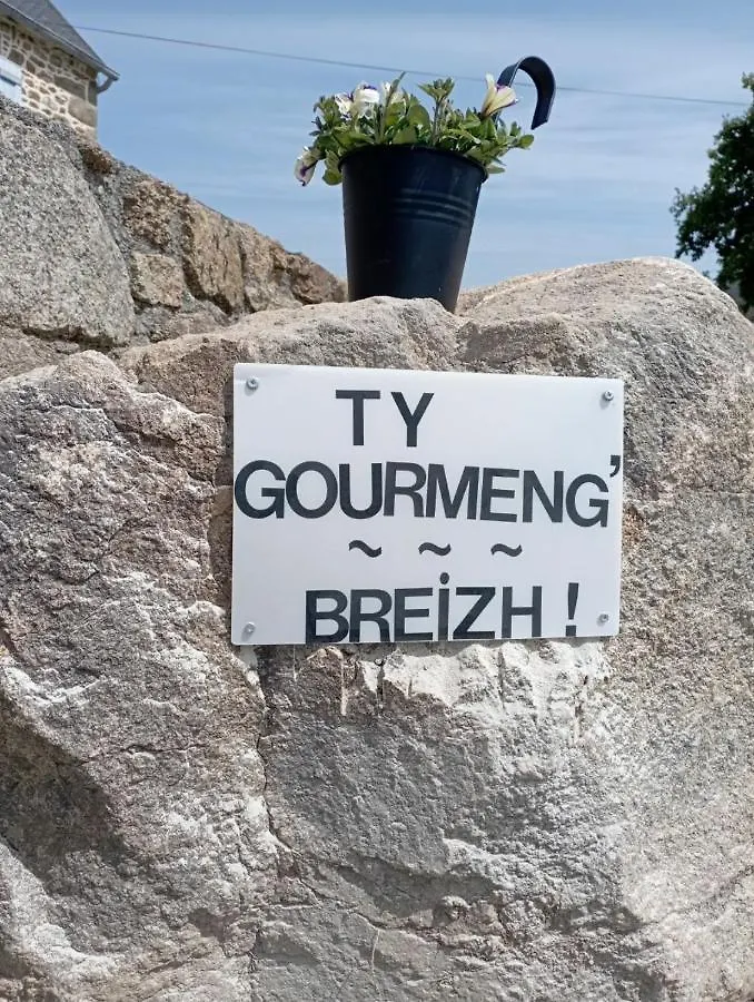 Gite Avec Son Bain Nordique Privatif Au Feu De Bois Pleubian Holiday home